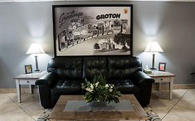 Super 8 By Wyndham Groton